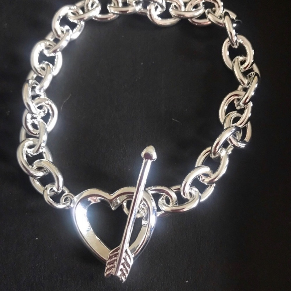 Sterling Silver Heart and Arrow Toggle Chain Bracelet